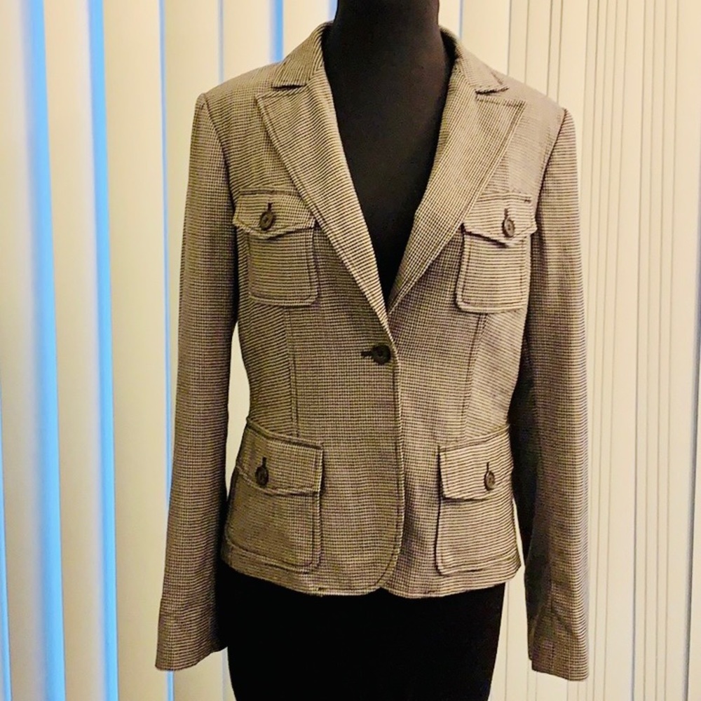 Calvin Klein Single-Button 4-Pocket Tailored Houndstooth Safari Blazer Jacket.